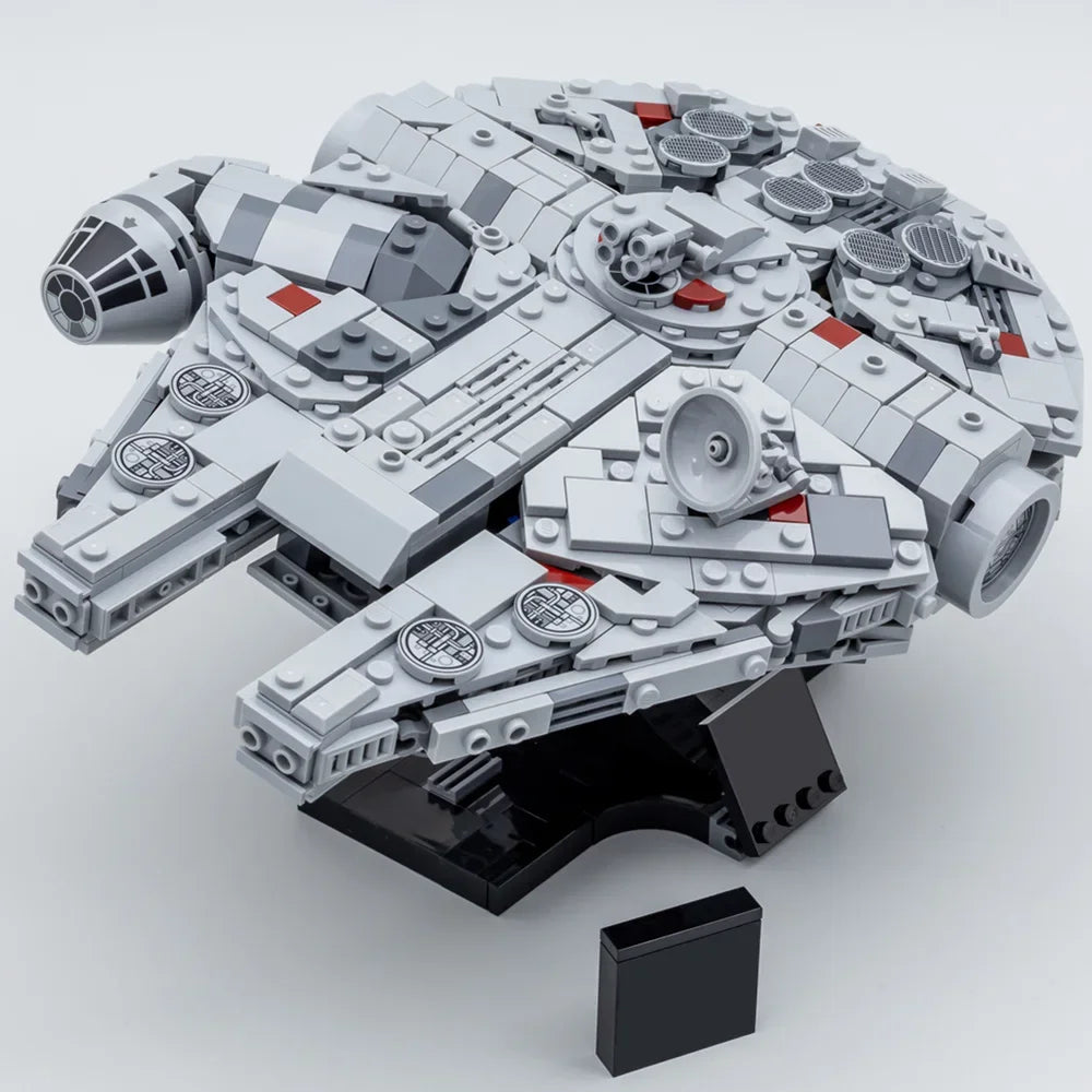 navire de guerre vaisseau spatial ensemble Falcon